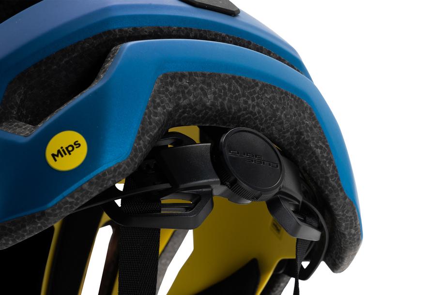 CUBE STRAY X MTB-helm Actionteam